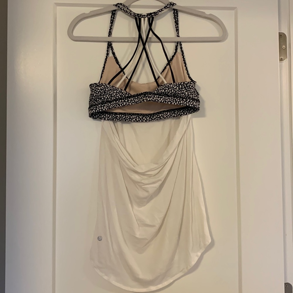 Lululemon Tank Top (Built In Bra) Size 8